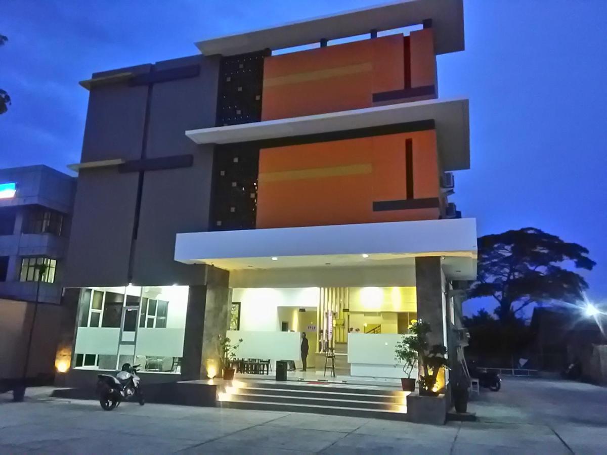 Gaia Asri Hotel Pamanukan Hilir Екстериор снимка