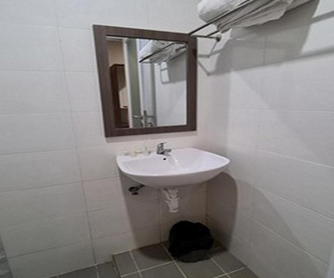 Gaia Asri Hotel Pamanukan Hilir Екстериор снимка