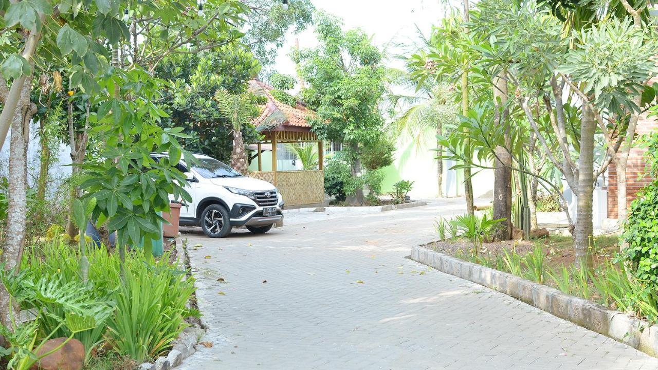 Gaia Asri Hotel Pamanukan Hilir Екстериор снимка