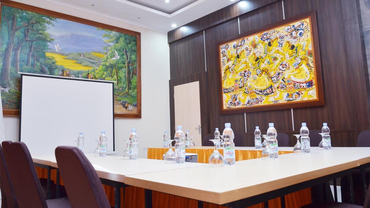 Gaia Asri Hotel Pamanukan Hilir Екстериор снимка