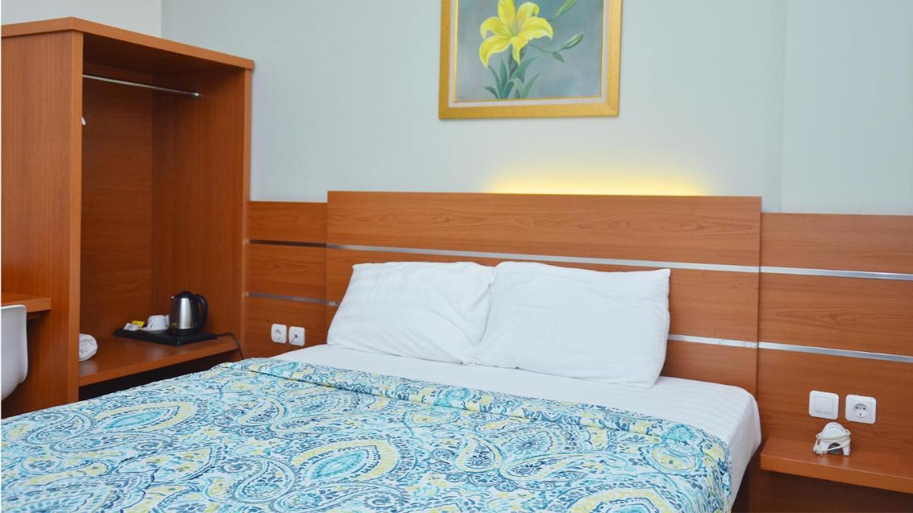 Gaia Asri Hotel Pamanukan Hilir Екстериор снимка