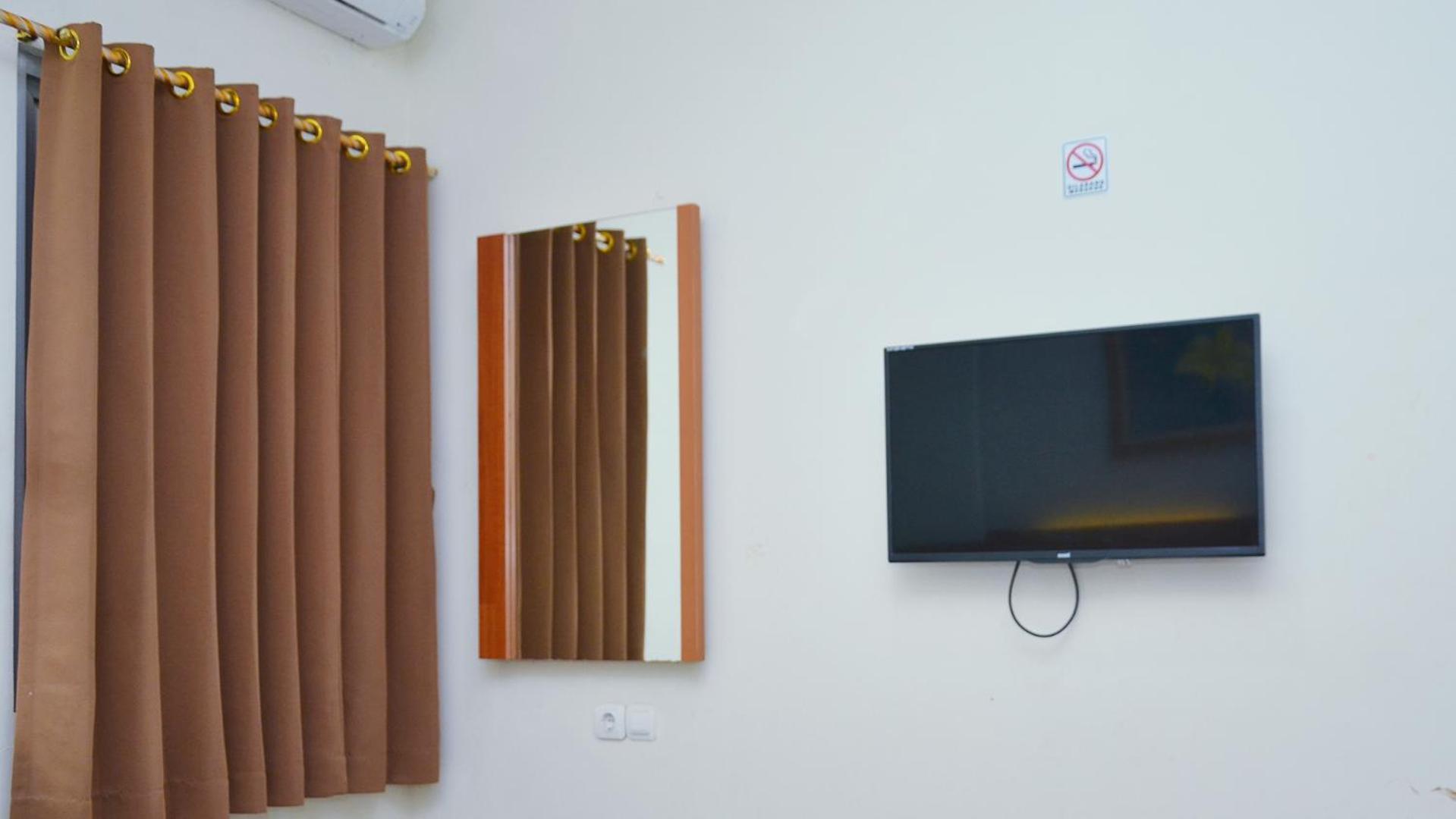 Gaia Asri Hotel Pamanukan Hilir Стая снимка